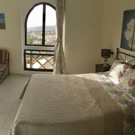 Ocean View San Eugenio Apartman *